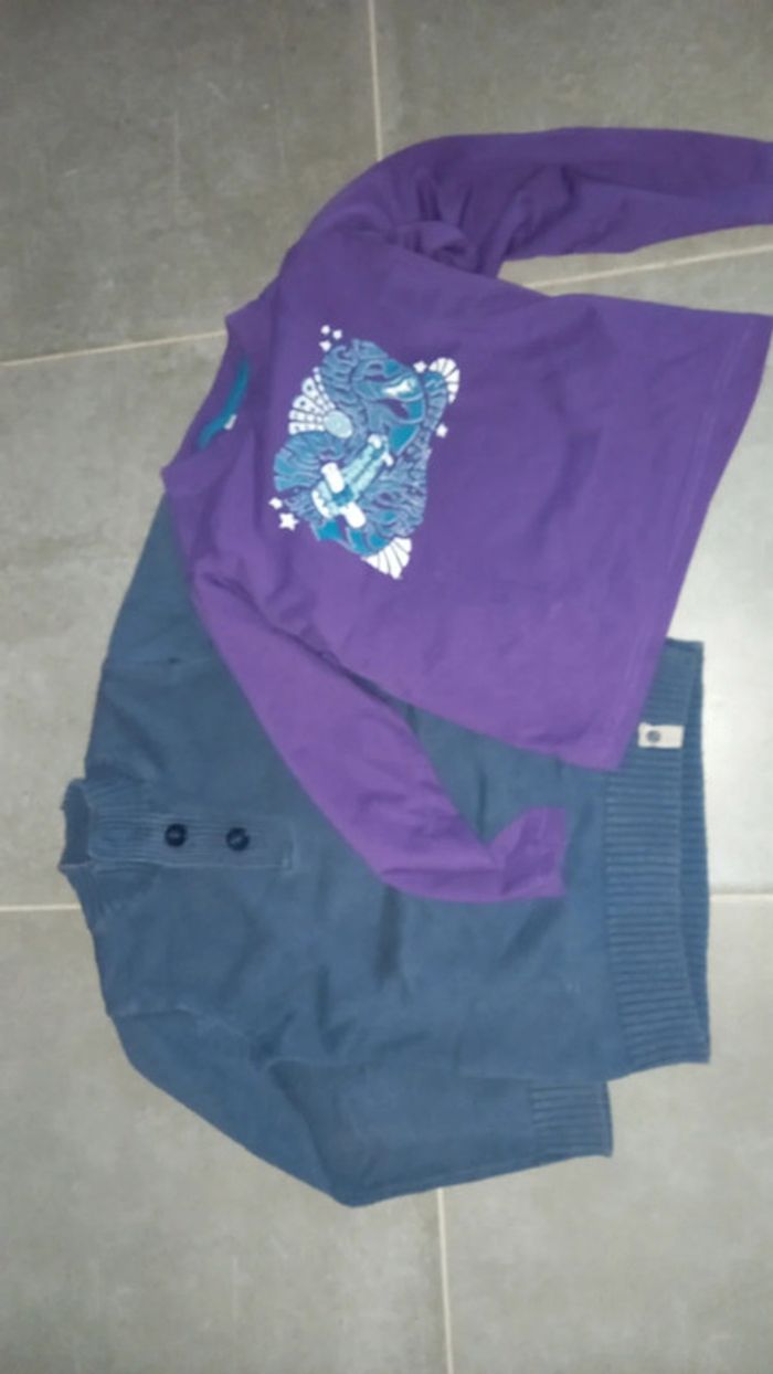 Lot de 2 vêtements. Garçon. 6 ans