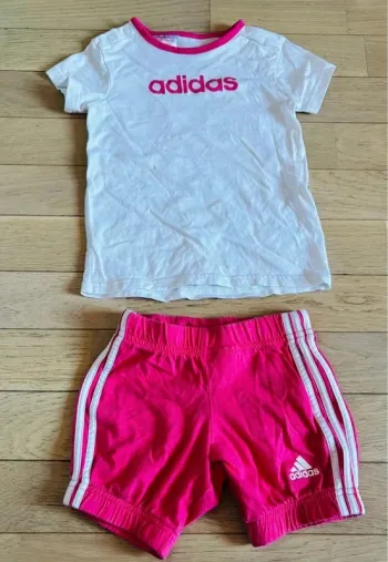 Ensemble short et teeshirt Adidas 86 cm 12/18 mois