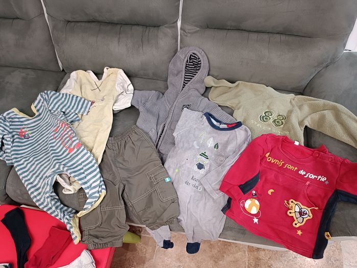 Lot de 14 vêtements bébé garçon 9/12 mois - photo numéro 1
