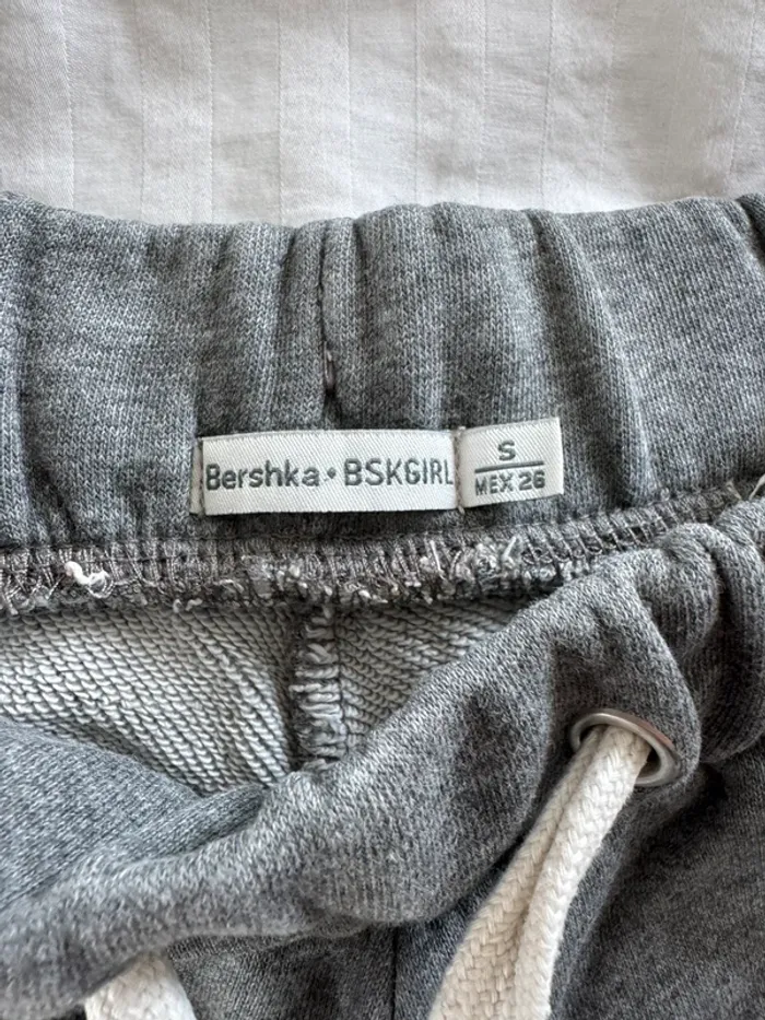 Short gris bershka - photo numéro 3