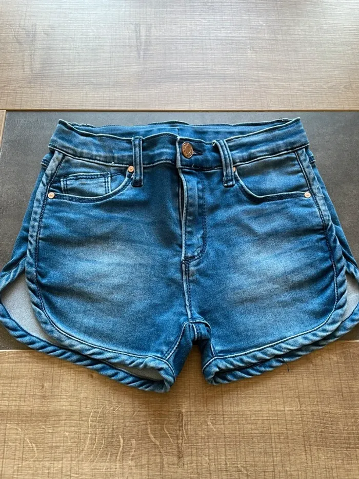 Short fille taille 8 ans