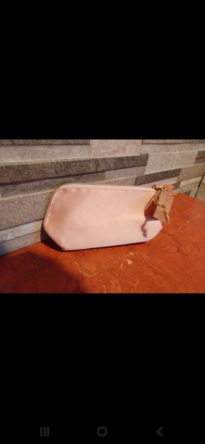 Trousse de maquillage Clarins - photo numéro 2