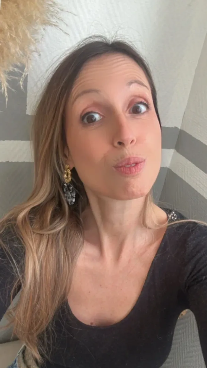 Boucles d'oreilles chic et bohème dorées noireset grises - photo numéro 4
