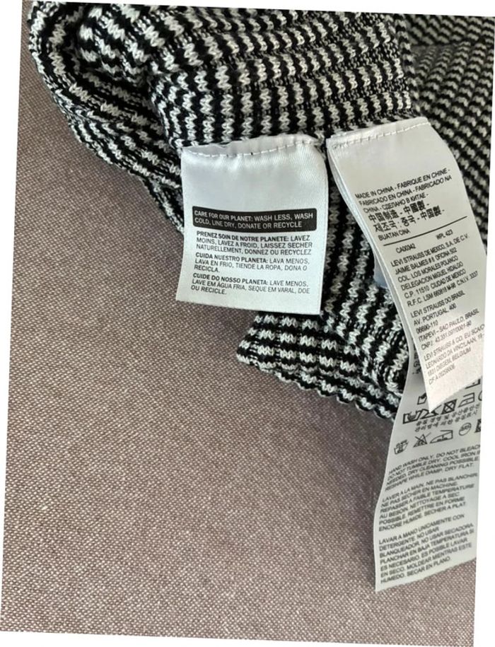 Pull Levis noir et blanc taille S en parfait état - photo numéro 10