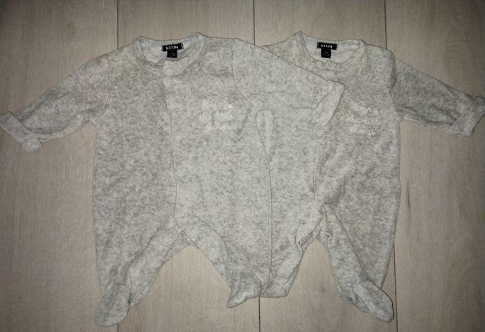 Lot 2 pyjamas velours jumeaux naissance