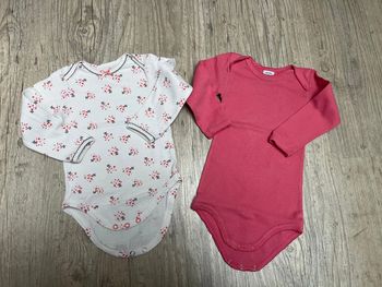 Lot de 2 body taille 12 mois