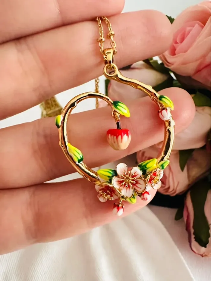 🍎Collier Bill Skinner – Cerisier en fleurs émaillé et fruit pendant - photo numéro 2