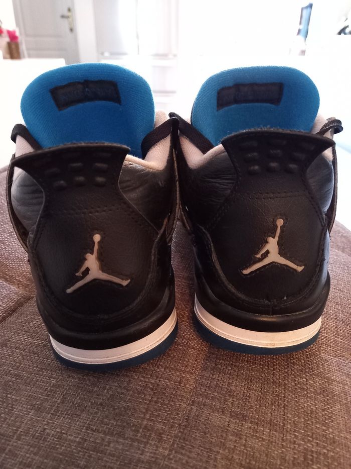 Nike Air Jordan 4 Retro - photo numéro 2