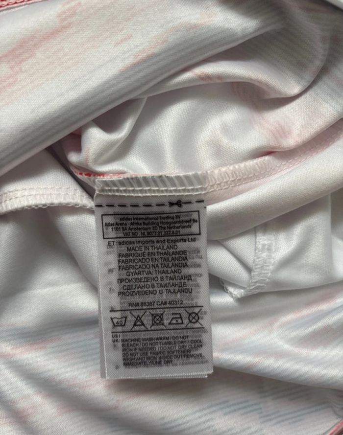 Maillot de foot FC BAYERN taille S - photo numéro 4