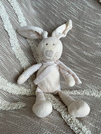 Peluche doudou 27cm gemo lapin beige blanc rayé très bon état