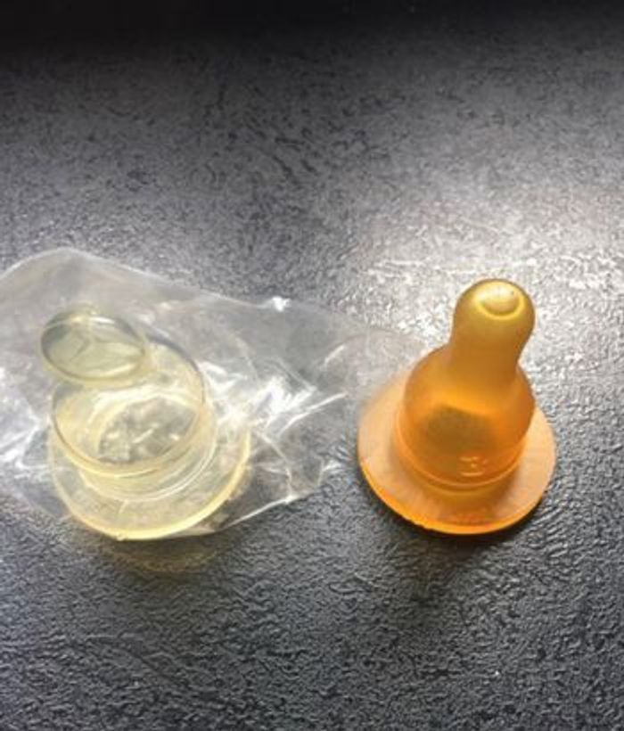 2 tétines biberons neuves - photo numéro 2