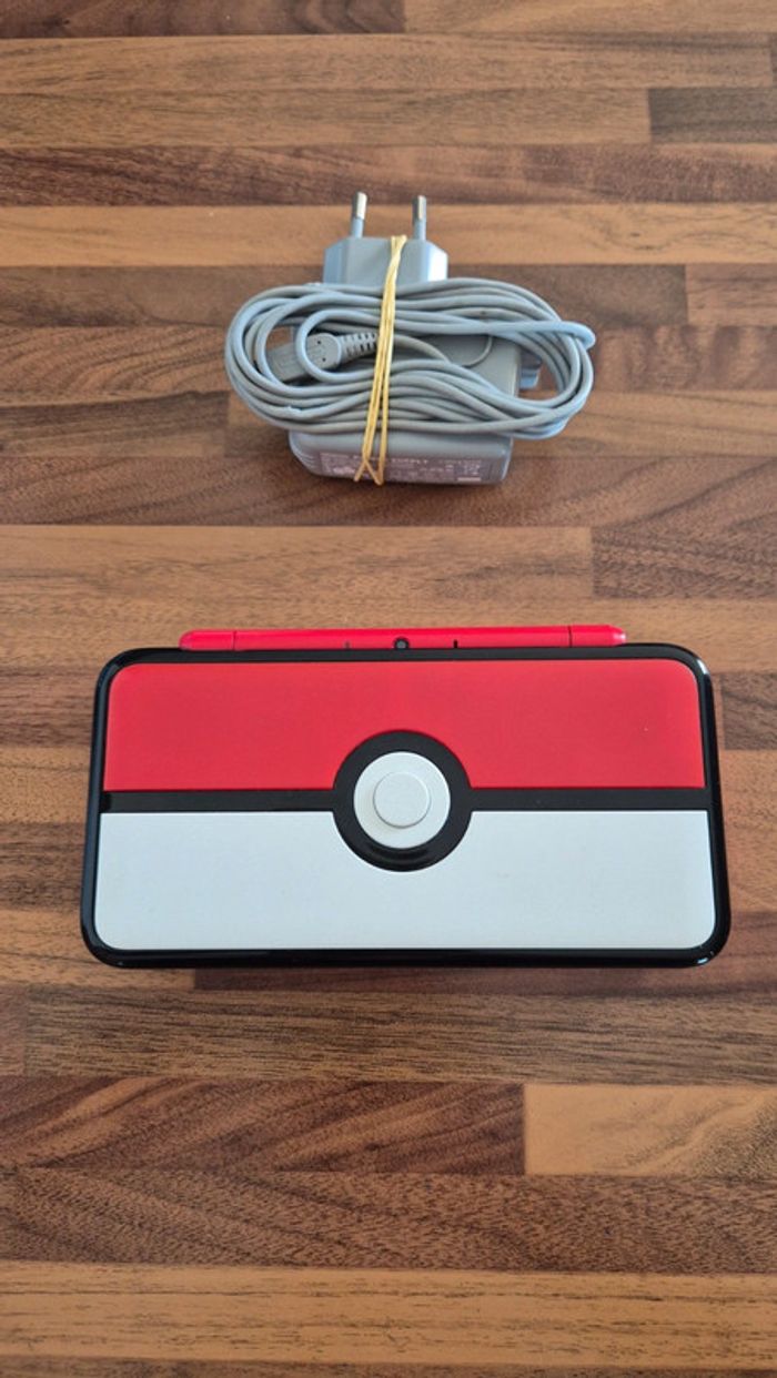 Console Nintendo New 2DS XL édition Poké ball