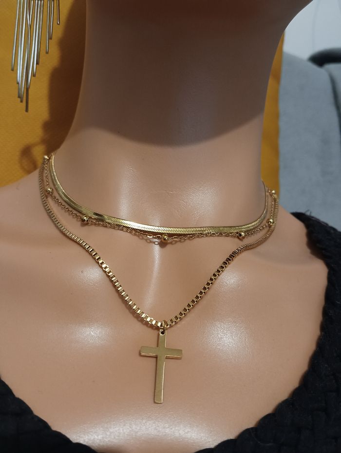 Collier en croix trio