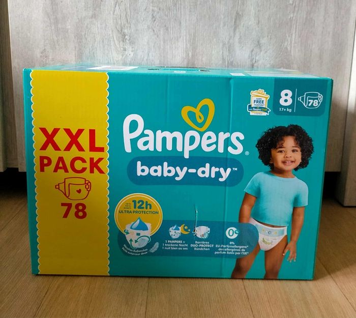 Couches pampers baby dry taille 8