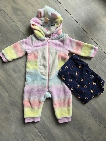 Combinaison surpy+ pyjama Licorne 12 mois fille 