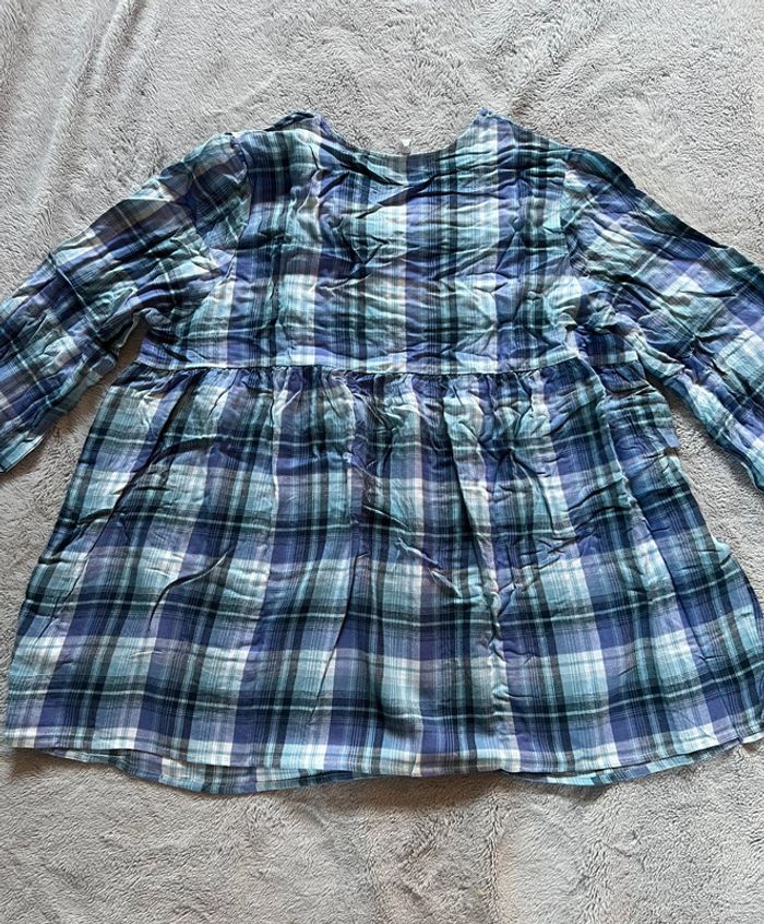 Blouse blanche porte - photo numéro 2