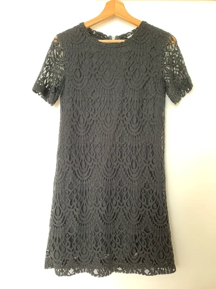 Robe en dentelle noire - photo numéro 7