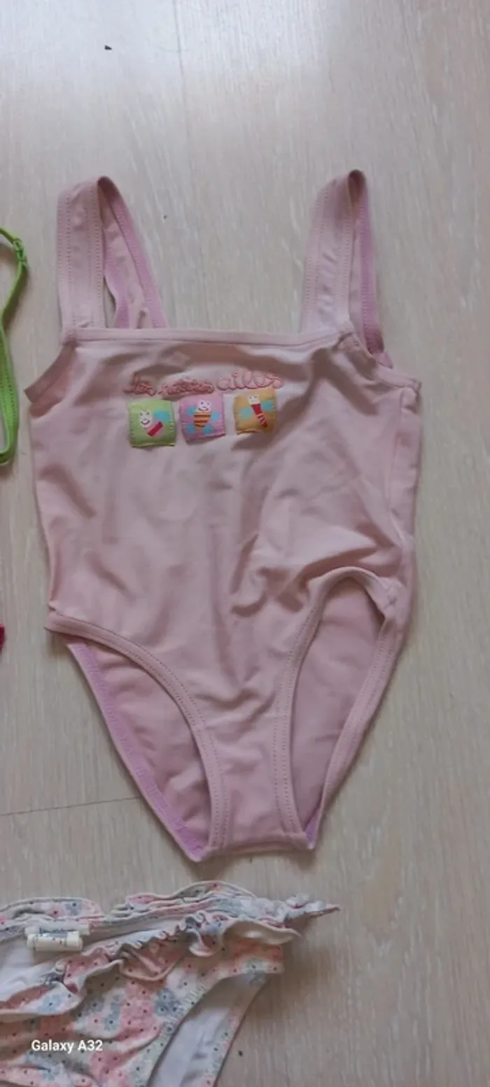 Lot maillot de bain 2 ans - photo numéro 3