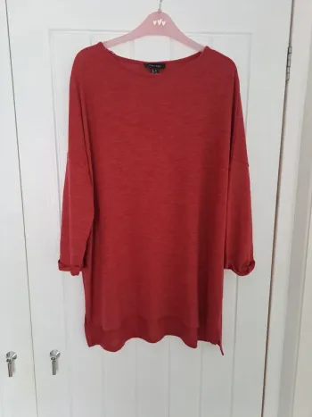 BNWT New Look long sleeved Coral top size Medium M