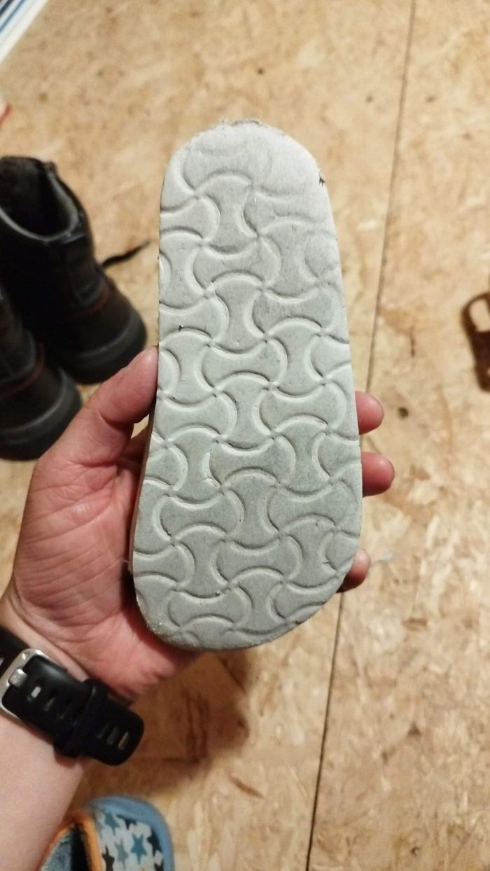 Sandale fille pointure 27 - photo numéro 2