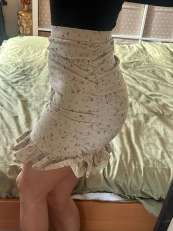 Jupe fleurs à volant asos design