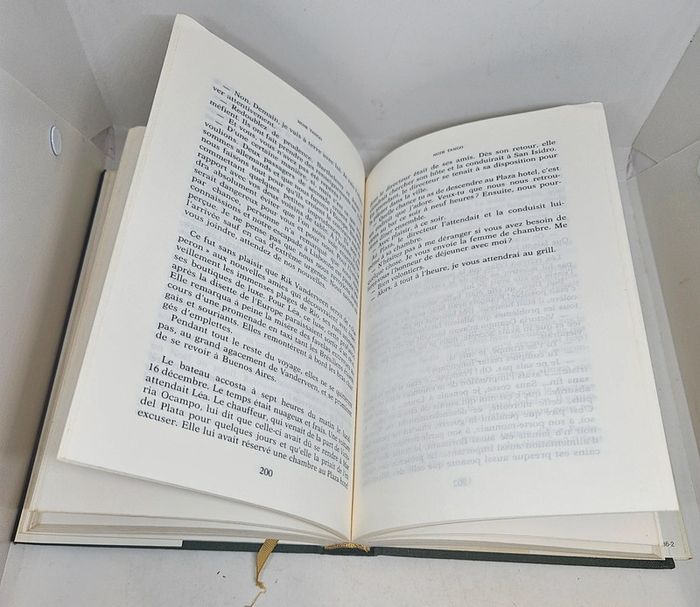 "Noir tango", de Régine Deforges.
354 pages.
ISBN : 2.7242.6736.2. - photo numéro 5