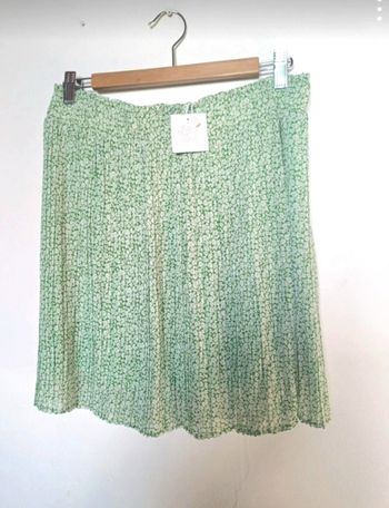 Jupe Neuve L/40 de Karl Marc John