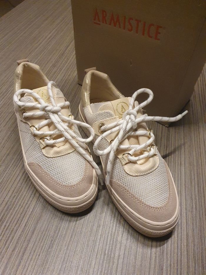 Superbe paire de baskets Armistice 🖤 - photo numéro 4
