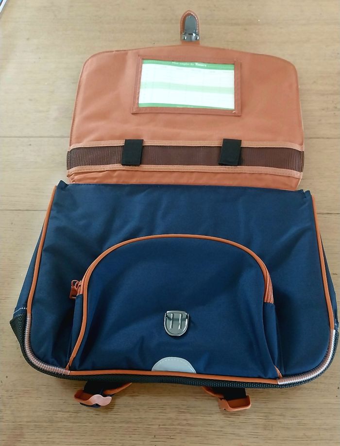 Cartable enfant 35cm neuf - photo numéro 4