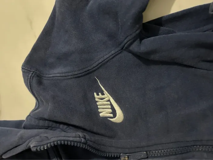 Veste Nike taille 7/8 ans - photo numéro 6