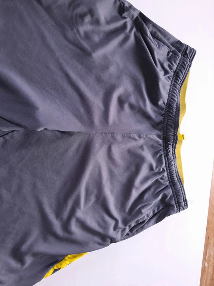 Short adidas taille M - photo numéro 9