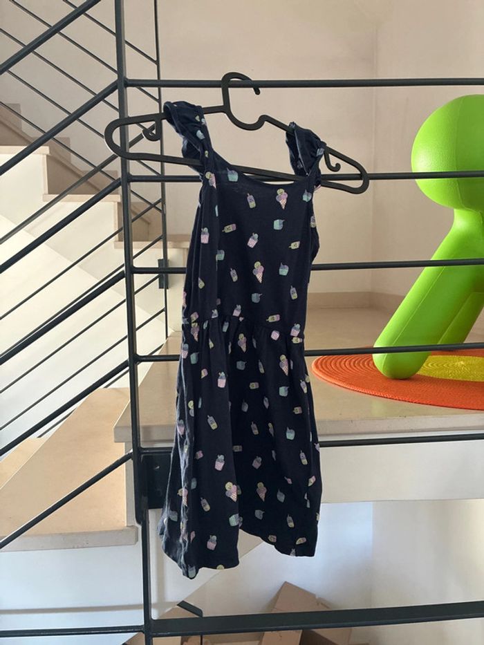 Robe légère kiabi motif glaces 6 ans état neuf