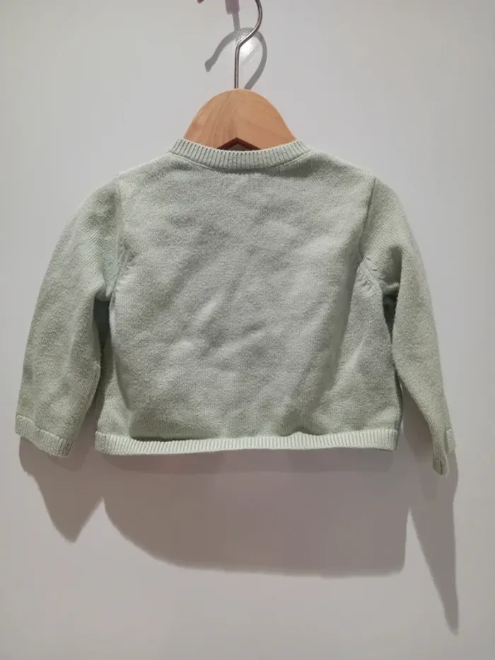 Lot de 3 vêtements été/demi saison: short gilet et Tee shirt - photo numéro 3