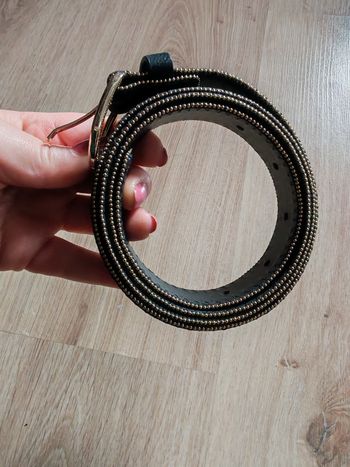 Ceinture noire au liséré doré neuve H&M