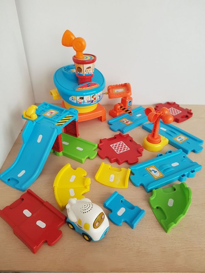 VTech Circuit interactif et avion Mon aéroport interactif Tut tut bolides - photo numéro 9