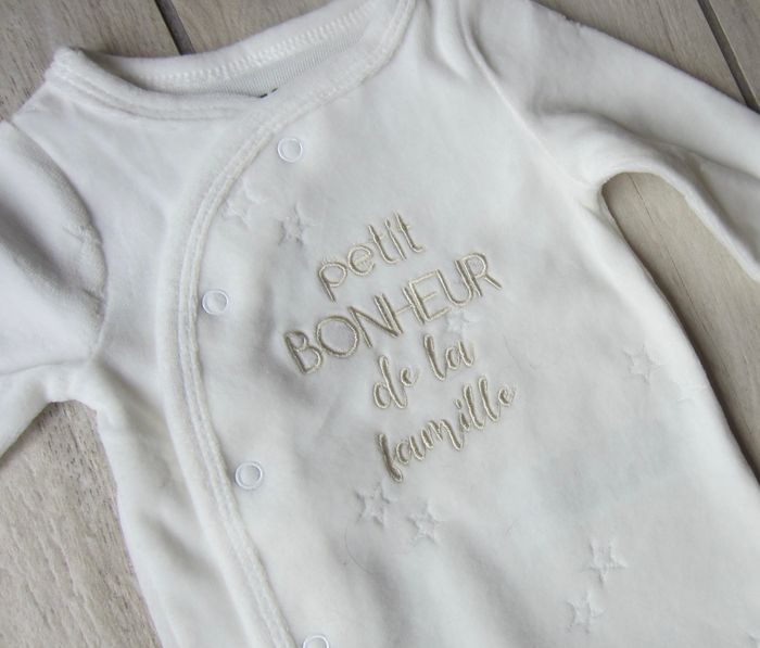 Grenouillere unisexe naissance "petit bonheur de la famille". - photo numéro 2