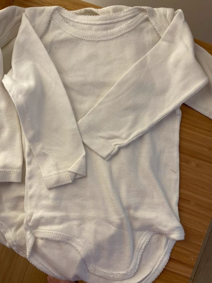 Bodies 18 mois - photo numéro 2