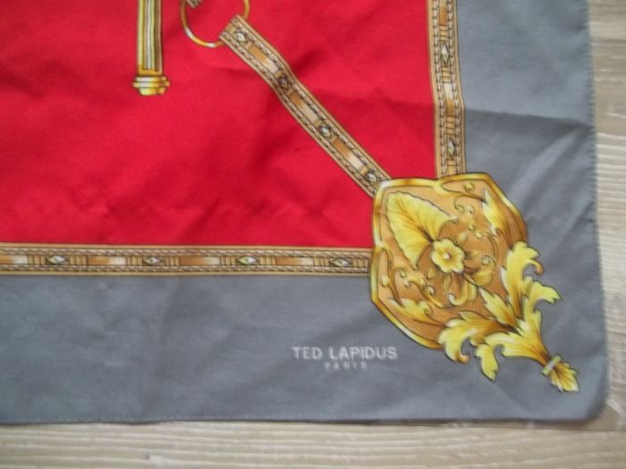 Carré Sellerie Ted Lapidus - photo numéro 3