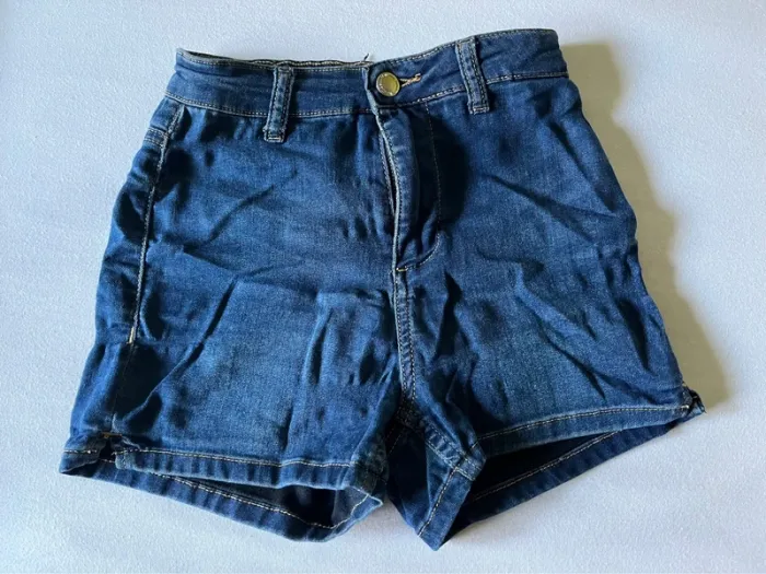 Short jeans