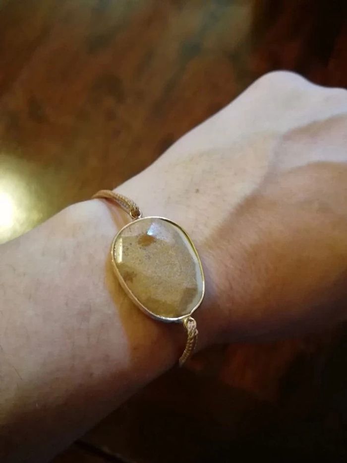 Jaspe marron facette sur lien beige - photo numéro 4