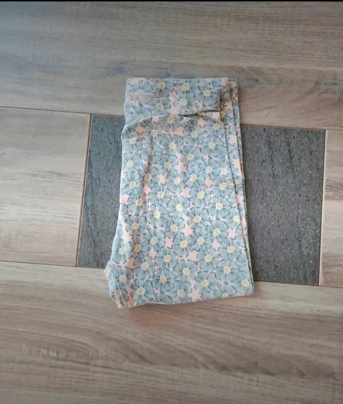 Lot 3 leggings long + 1 leggings 3/4 en 12 ans - photo numéro 5