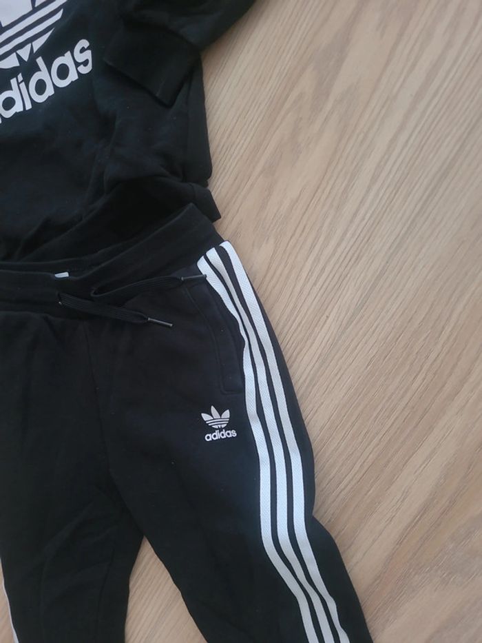 Survêtement adidas 4 ans - photo numéro 3
