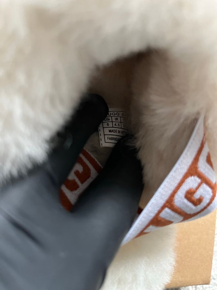 Mules fourrées UGG Funkette - Taille 37 - Neuves - photo numéro 7