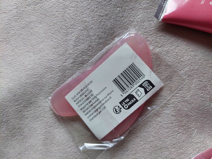 Lot beauté – Gua Sha rose + Beauty Blender rose + Crème mains Bleu Libellule – Neuf - photo numéro 7