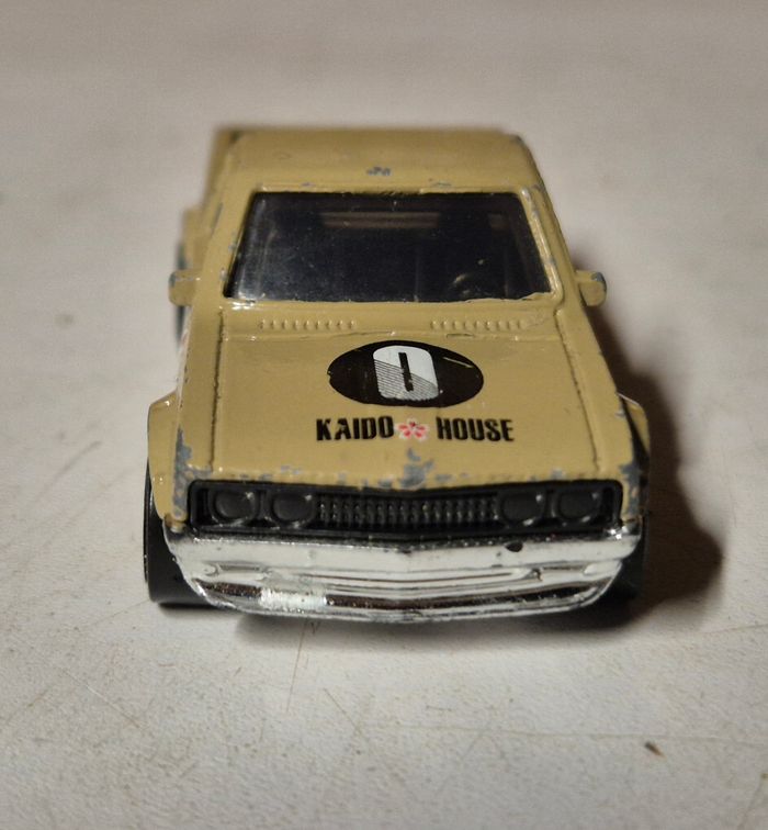 Voiture miniature hotwheels datsun 620 1/64 - photo numéro 2