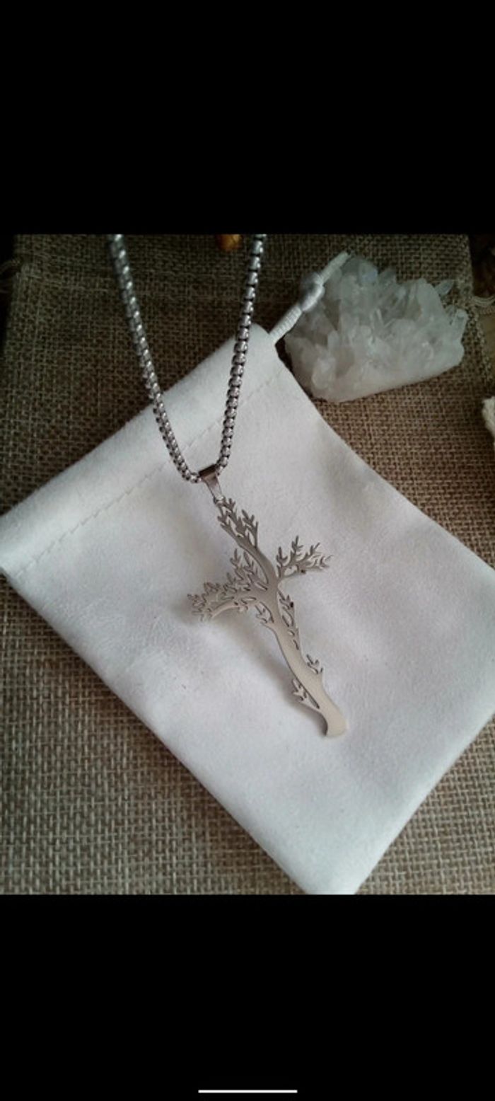 Collier arbre argentée