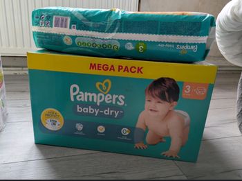 162 couches Pampers taille 3
