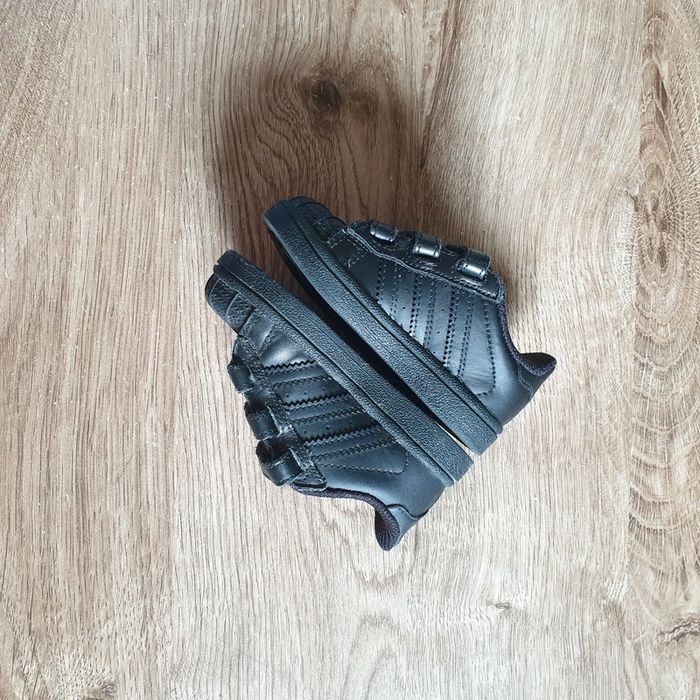 ⭐ Baskets Superstar Adidas en cuir a scratch noir pointure 21 ⭐ - photo numéro 4