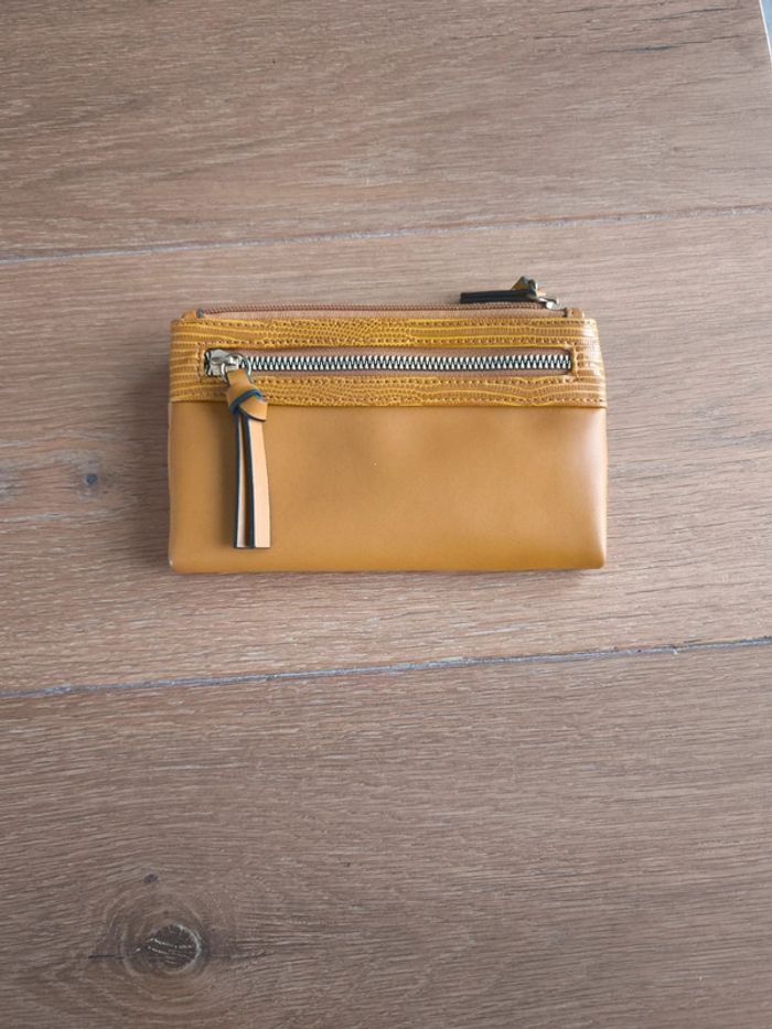 Portefeuille jaune moutarde