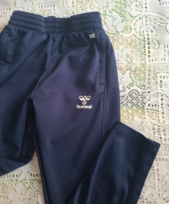 Pantalon de sport Hummel bleu marine - taille 12 ans / 152 cm - neuf - photo numéro 3